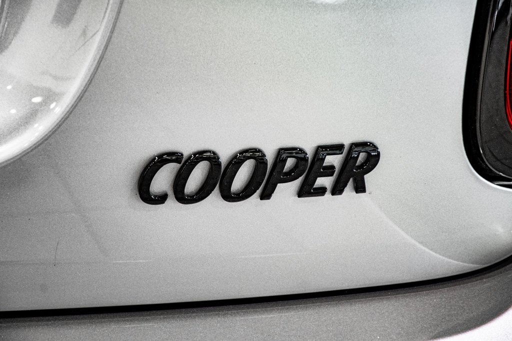 2024 MINI 5 Door COOPER TOIT OUVRANT NAVIGATION CAM CUIR in Montréal, Quebec - 15 - w1024h768px