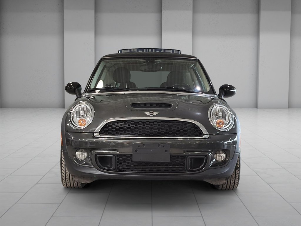 MINI COOPER S HARDTOP TOIT HARMAN KARDON CUIR MAGS 2012 à Montréal, Québec - 2 - w1024h768px