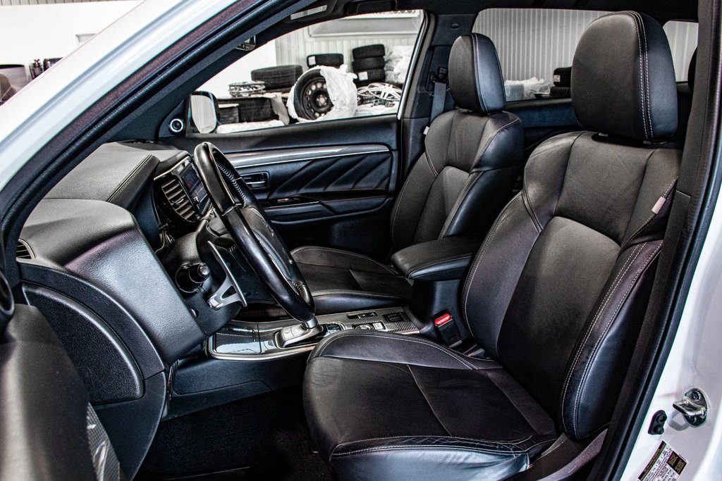 2019 Mitsubishi OUTLANDER PHEV GT AWD HYBRIDE TOIT CUIR SIEGES CHAUFFANTS in Montréal, Quebec - 4 - w1024h768px