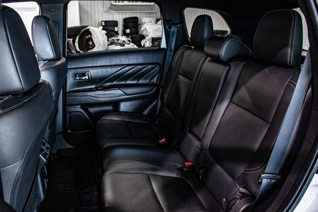 2019 Mitsubishi OUTLANDER PHEV GT AWD HYBRIDE TOIT CUIR SIEGES CHAUFFANTS in Montréal, Quebec - 29 - w1024h768px