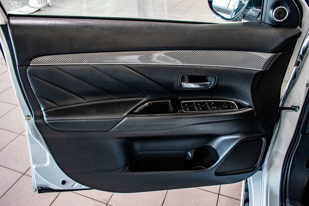2019 Mitsubishi OUTLANDER PHEV GT AWD HYBRIDE TOIT CUIR SIEGES CHAUFFANTS in Montréal, Quebec - 26 - w1024h768px