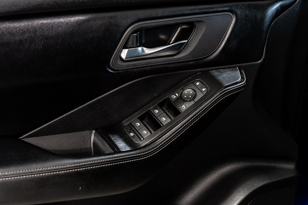 Nissan Rogue SV TOIT OUVRANT SIEGES CHAUFFANTS CARPLAY ANDROID 2024 à Montréal, Québec - 14 - w1024h768px