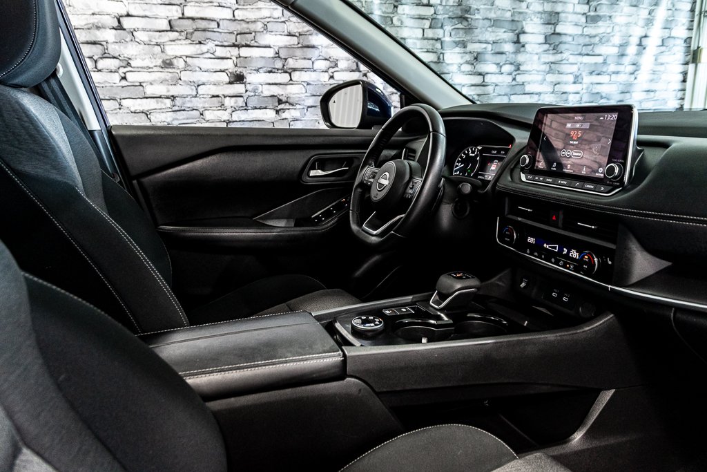 Nissan Rogue SV TOIT OUVRANT SIEGES CHAUFFANTS CARPLAY ANDROID 2024 à Montréal, Québec - 17 - w1024h768px