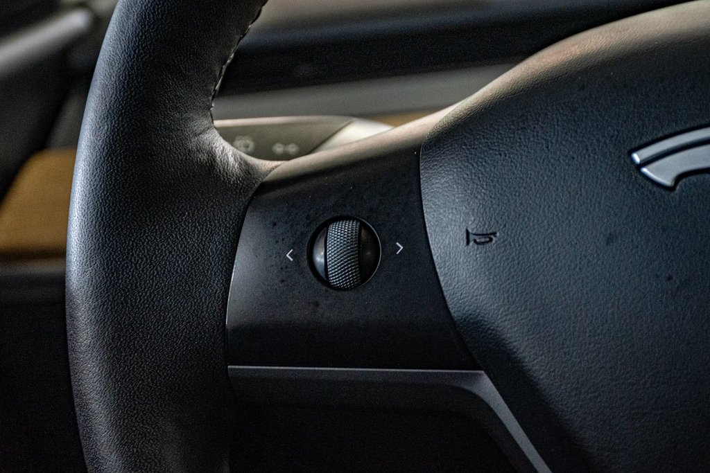 2022 Tesla Model Y LONG RANGE DUAL AWD MOTORS CUIR TOIT PANO NAV in Montréal, Quebec - 25 - w1024h768px