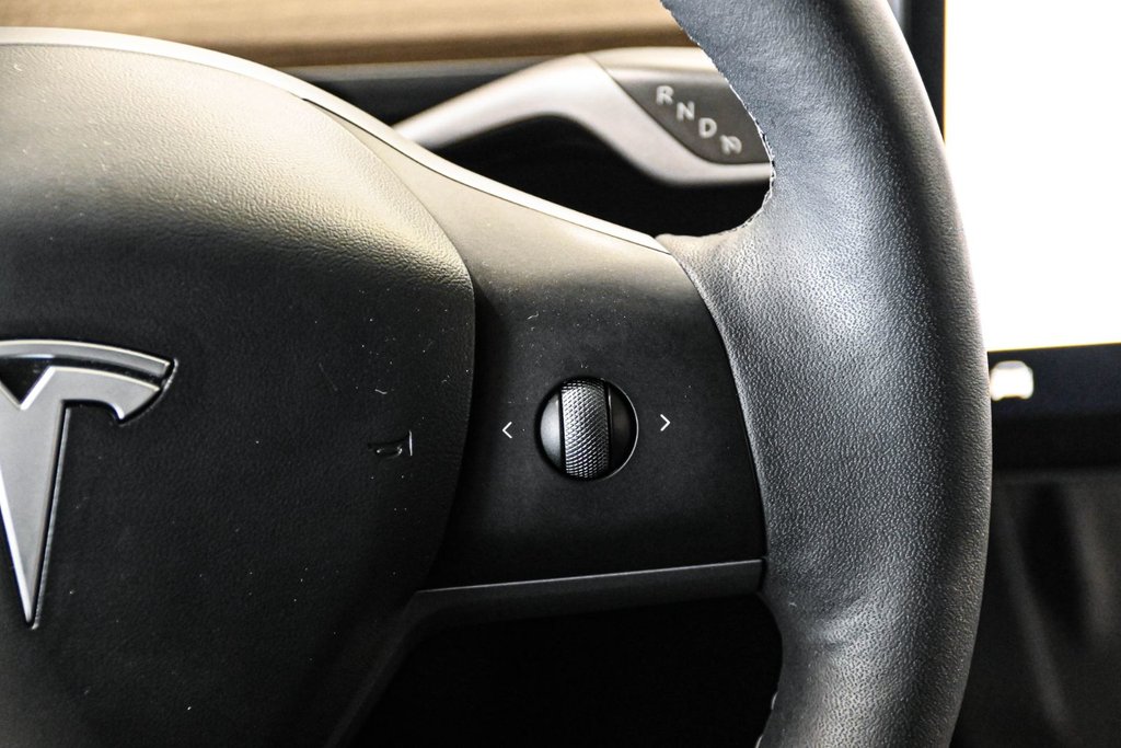 2023 Tesla Model Y STANDARD RANGE RWD CUIR TOIT PANO CAMERA in Montréal, Quebec - 26 - w1024h768px