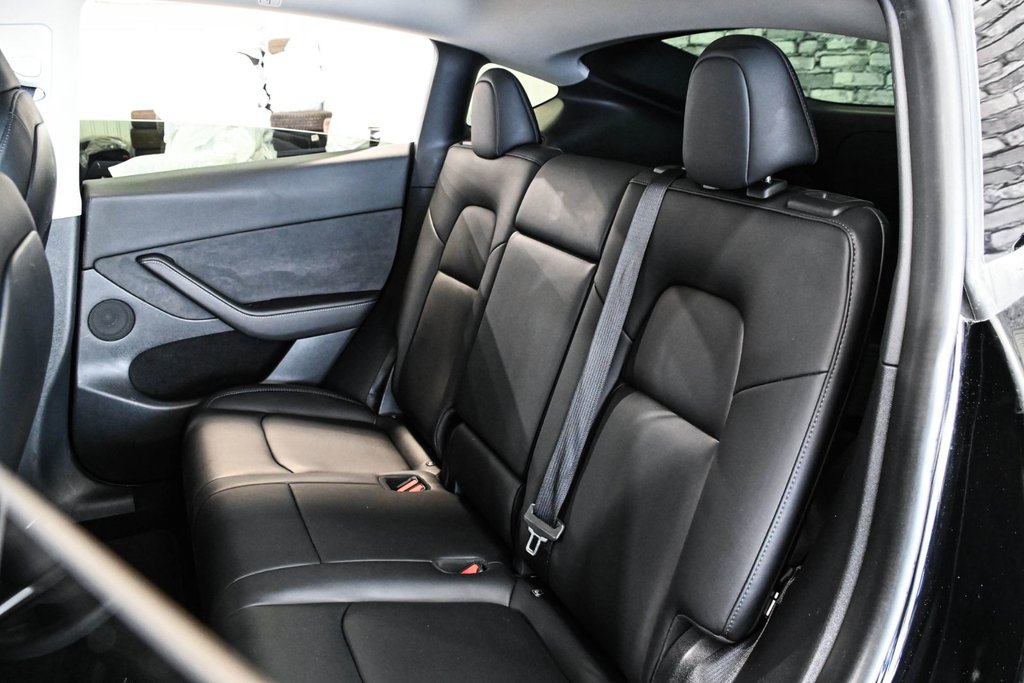 2023 Tesla Model Y STANDARD RANGE RWD CUIR TOIT PANO CAMERA in Montréal, Quebec - 22 - w1024h768px