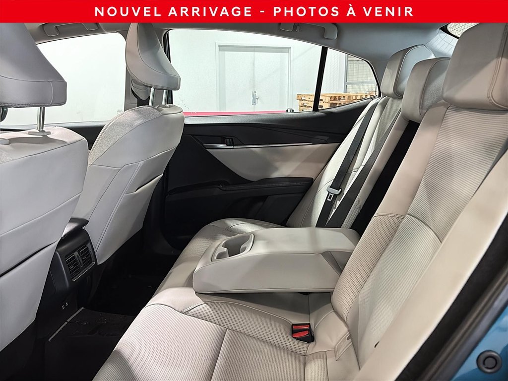Toyota Camry XLE AWD HYBRID 8 ROUES CAM CUIR SIEGES CHAUFFANTS 2025 à Montréal, Québec - 3 - w1024h768px