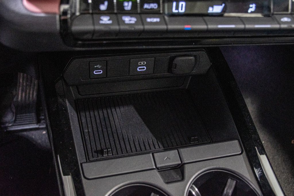 Toyota PRIUS PRIME XSE TOIT VITRÉ CAMERA 360 CUIR CARPLAY KEYLESS 2023 à Montréal, Québec - 33 - w1024h768px