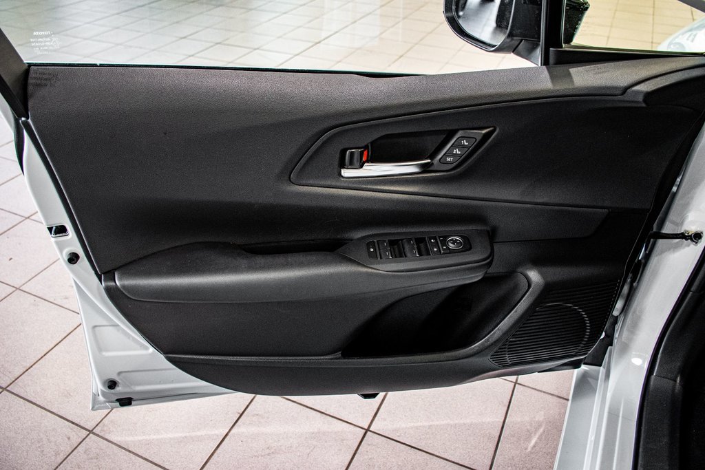 Toyota PRIUS PRIME XSE TOIT VITRÉ CAMERA 360 CUIR CARPLAY KEYLESS 2023 à Montréal, Québec - 23 - w1024h768px
