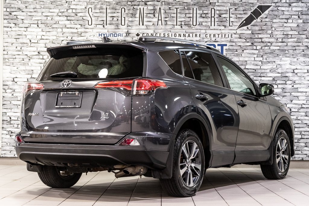 Toyota RAV4 LE AWD A/C SIEGES CHAUFFANTS CAMERA BLUETOOTH 2018 à Montréal, Québec - 17 - w1024h768px