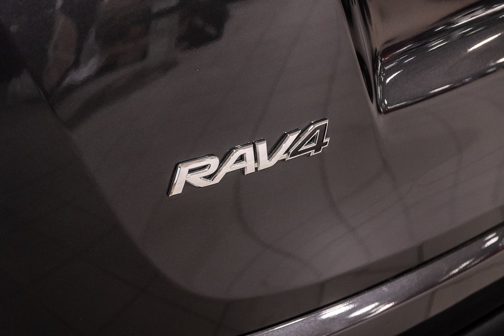 Toyota RAV4 LE AWD A/C SIEGES CHAUFFANTS CAMERA BLUETOOTH 2018 à Montréal, Québec - 14 - w1024h768px