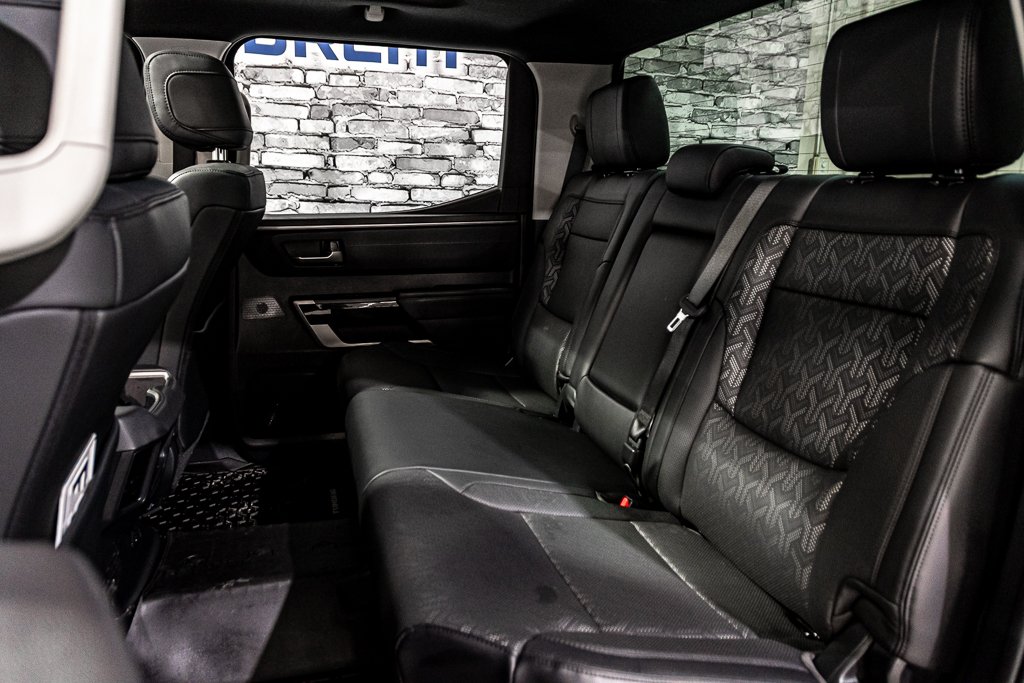 2024 Toyota Tundra Limited Hybrid 4x4 Toit Sieges Chauffants Camera in Montréal, Quebec - 22 - w1024h768px