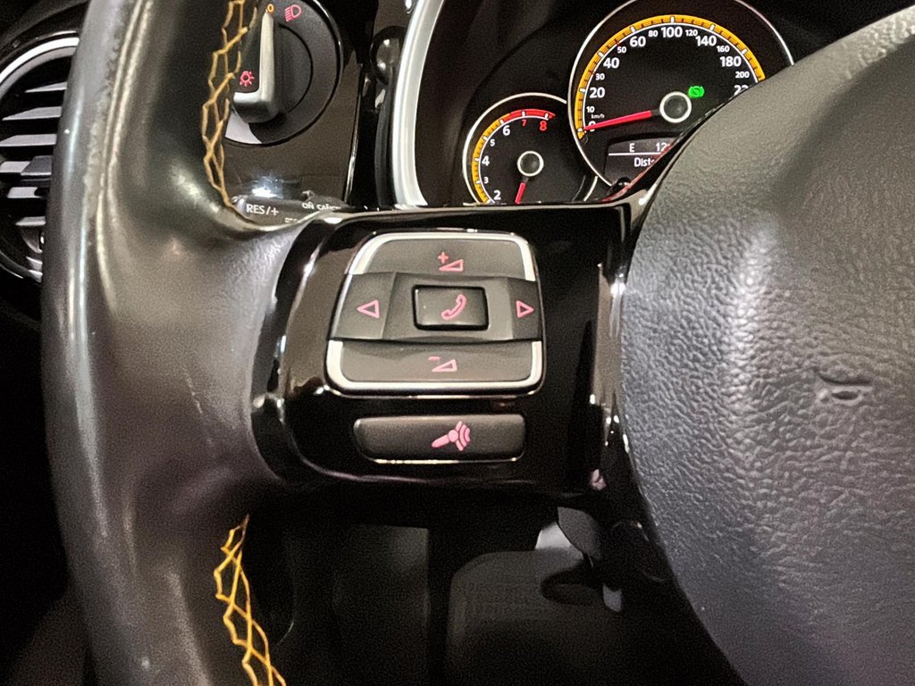 2017 Volkswagen Beetle Convertible Dune in Montréal, Quebec - 33 - w1024h768px