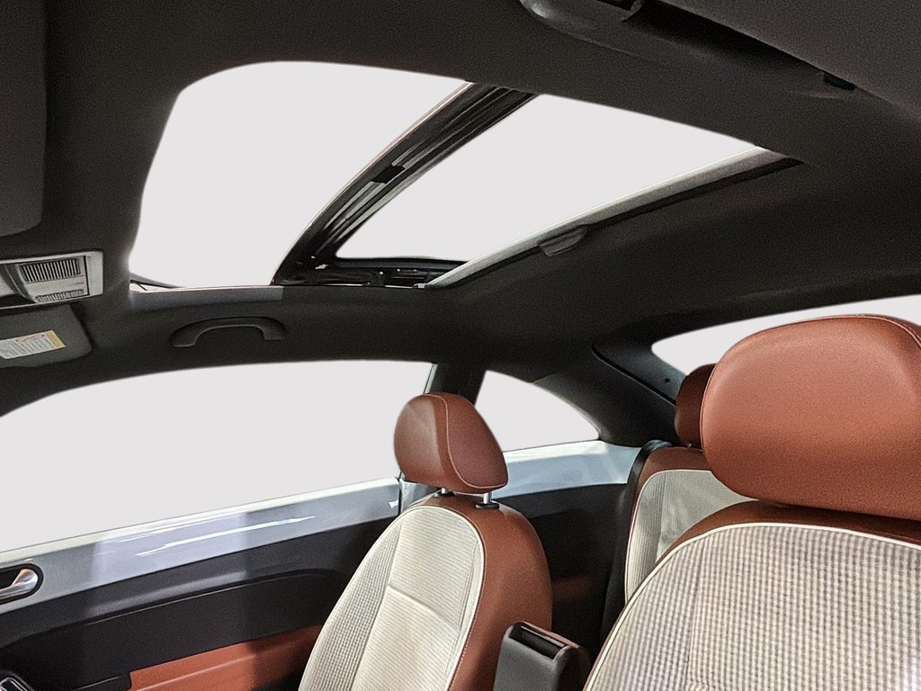 Volkswagen Beetle Coupe CLASSIC CAMERA TOIT PANORAMIQUE BAS KILOMETRAGE 2017 à Montréal, Québec - 22 - w1024h768px