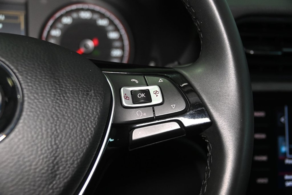 Volkswagen Passat HIGHLINE TOIT OUVRANT CAMERA SIEGES CHAUFFANT MAGS 2021 à Montréal, Québec - 32 - w1024h768px