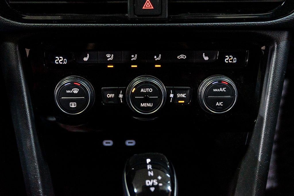 Volkswagen Taos HIGHLINE TOIT PANORAMIQUE CARPLAY NAVI CUIR MAGS 2023 à Montréal, Québec - 30 - w1024h768px