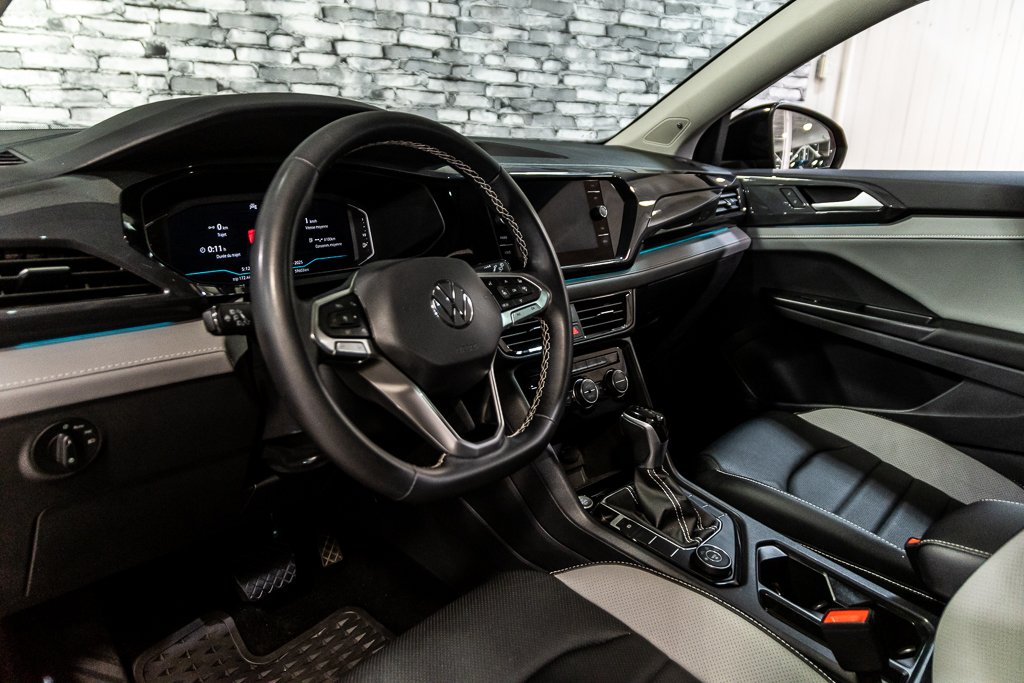 Volkswagen Taos HIGHLINE TOIT PANORAMIQUE CARPLAY NAVI CUIR MAGS 2023 à Montréal, Québec - 21 - w1024h768px