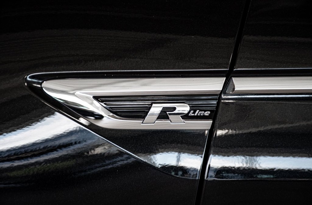 2018 Volkswagen Tiguan HIGHLINE R-LINE AWD TOIT OUVRANT NAVIGATION CUIR in Montréal, Quebec - 9 - w1024h768px