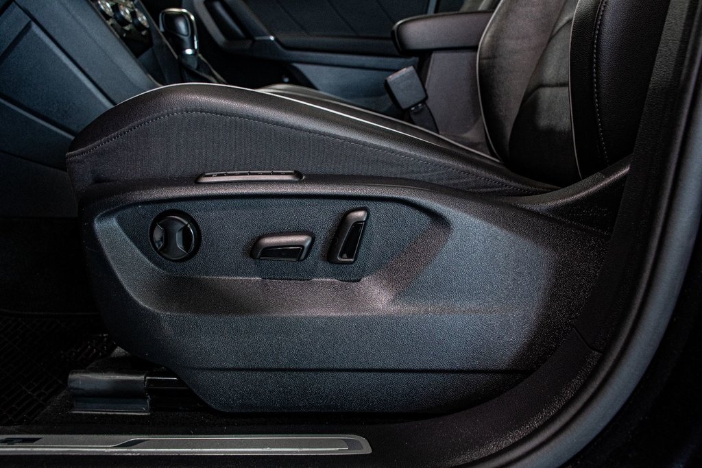 2018 Volkswagen Tiguan HIGHLINE R-LINE AWD TOIT OUVRANT NAVIGATION CUIR in Montréal, Quebec - 25 - w1024h768px
