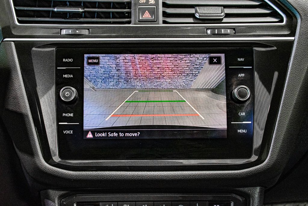 2018 Volkswagen Tiguan HIGHLINE R-LINE AWD TOIT OUVRANT NAVIGATION CUIR in Montréal, Quebec - 27 - w1024h768px