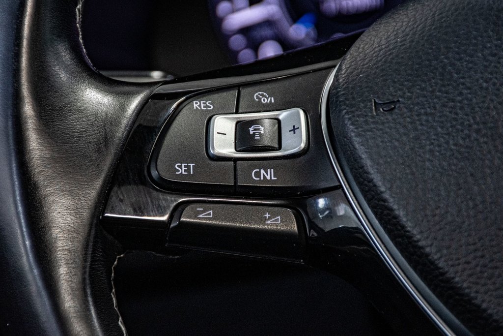 2018 Volkswagen Tiguan HIGHLINE R-LINE AWD TOIT OUVRANT NAVIGATION CUIR in Montréal, Quebec - 35 - w1024h768px