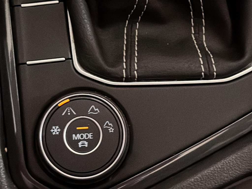 Volkswagen Tiguan Comfortline TOIT SIEGES CHAUFFANTS CAM GPS 2022 à Montréal, Québec - 28 - w1024h768px