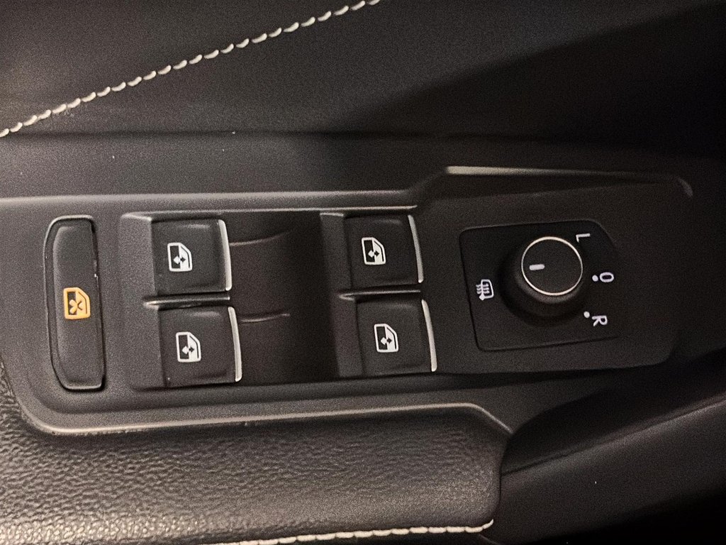 Volkswagen Tiguan Comfortline TOIT SIEGES CHAUFFANTS CAM GPS 2022 à Montréal, Québec - 29 - w1024h768px