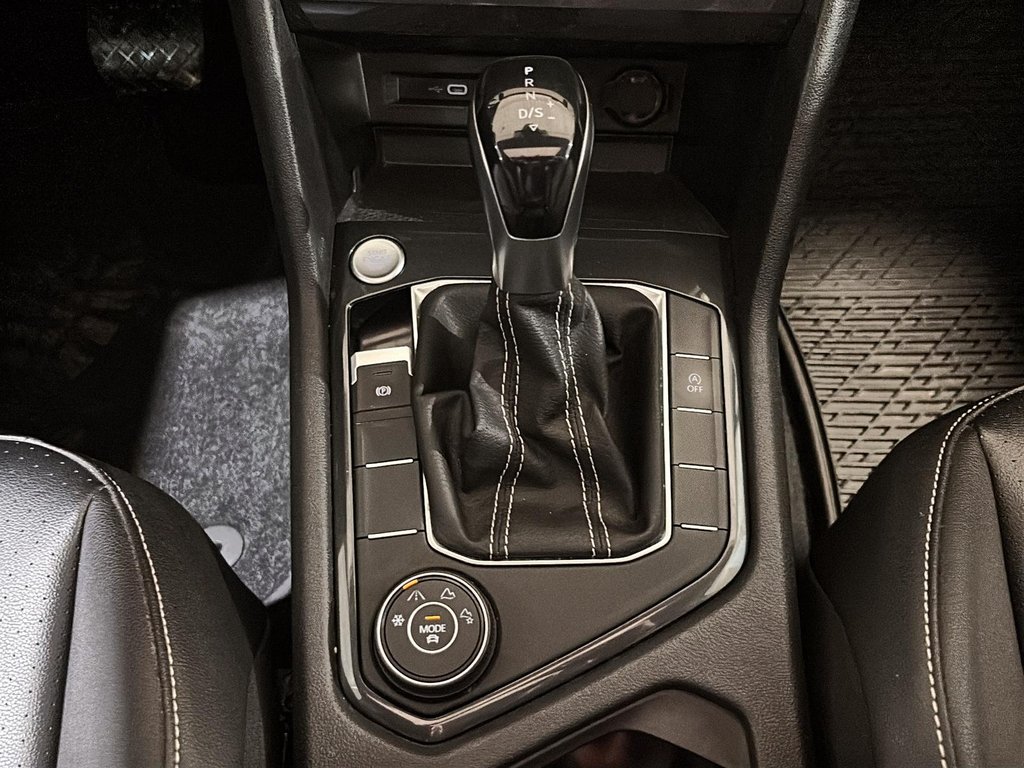 Volkswagen Tiguan Comfortline TOIT SIEGES CHAUFFANTS CAM GPS 2022 à Montréal, Québec - 21 - w1024h768px