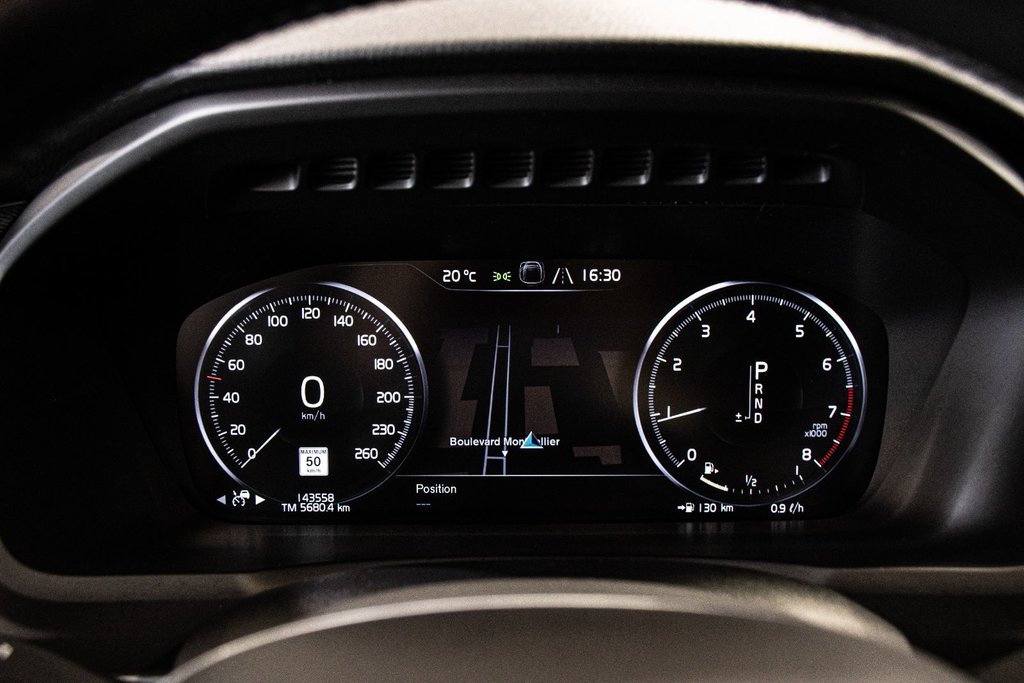 2019 Volvo XC90 MOMENTUM 7 PASSAGERS CUIR TOIT PANO CAM NAV in Montréal, Quebec - 34 - w1024h768px
