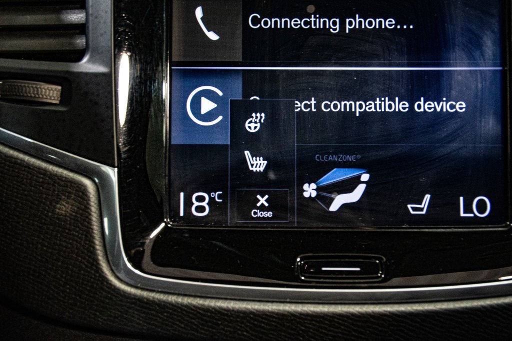 2019 Volvo XC90 MOMENTUM 7 PASSAGERS CUIR TOIT PANO CAM NAV in Montréal, Quebec - 27 - w1024h768px