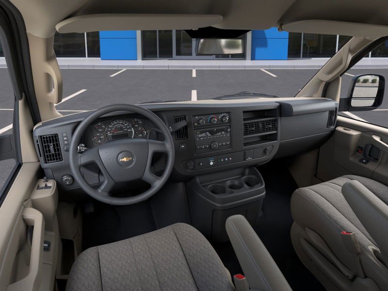 Chevrolet Express Cargo Van  2025 à Baie-Comeau, Québec - 5 - w1024h768px