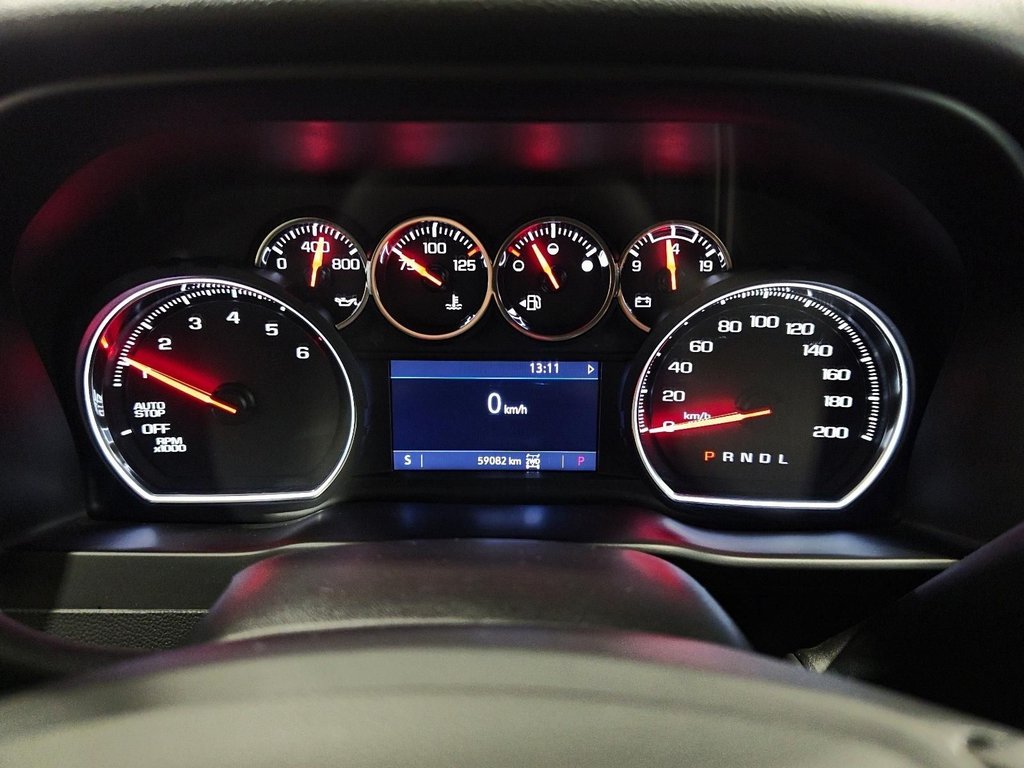 2020 Chevrolet Silverado 1500 LT in Jonquière, Quebec - 14 - w1024h768px