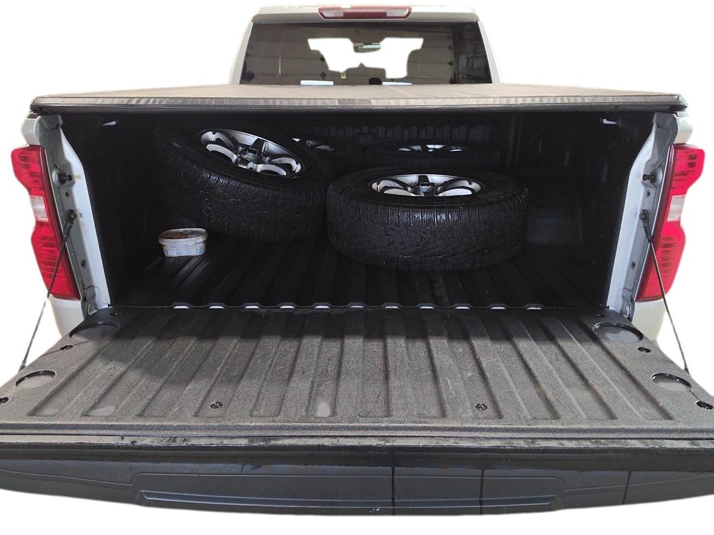 2020 Chevrolet Silverado 1500 LT in Jonquière, Quebec - 17 - w1024h768px