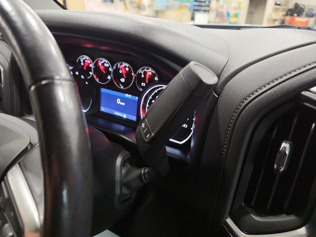 2020 Chevrolet Silverado 1500 LT in Jonquière, Quebec - 15 - w1024h768px