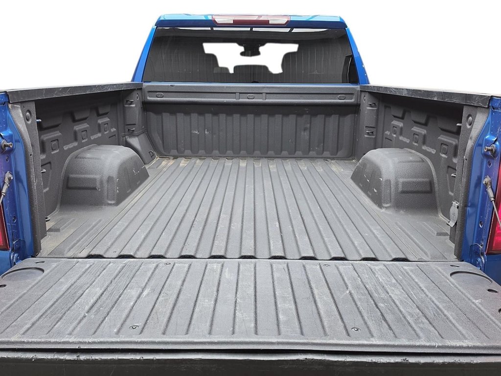 2023 Chevrolet Silverado 1500 Custom in Chicoutimi, Quebec - 17 - w1024h768px