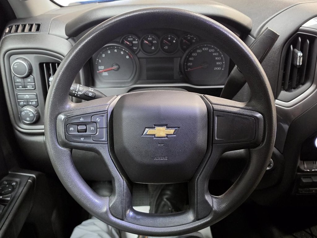 2023 Chevrolet Silverado 1500 Custom in Chicoutimi, Quebec - 12 - w1024h768px
