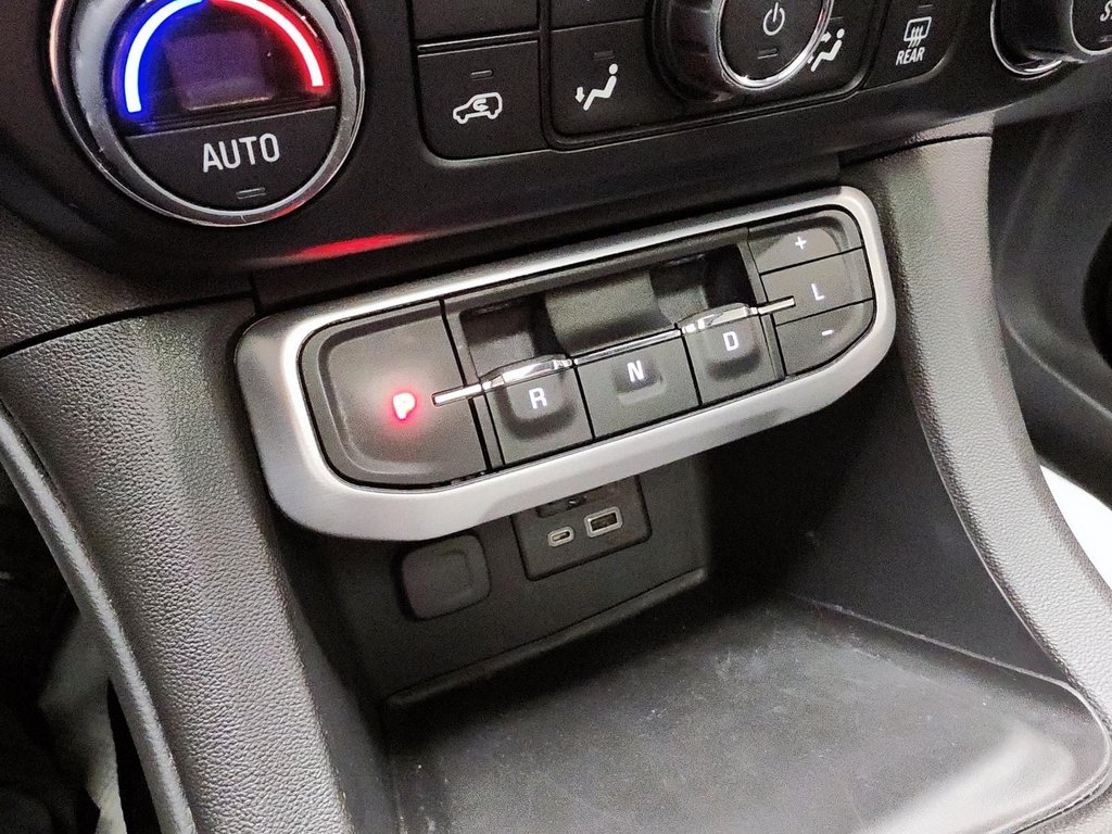 2023 GMC ACADIA Élévation in Chicoutimi, Quebec - 17 - w1024h768px