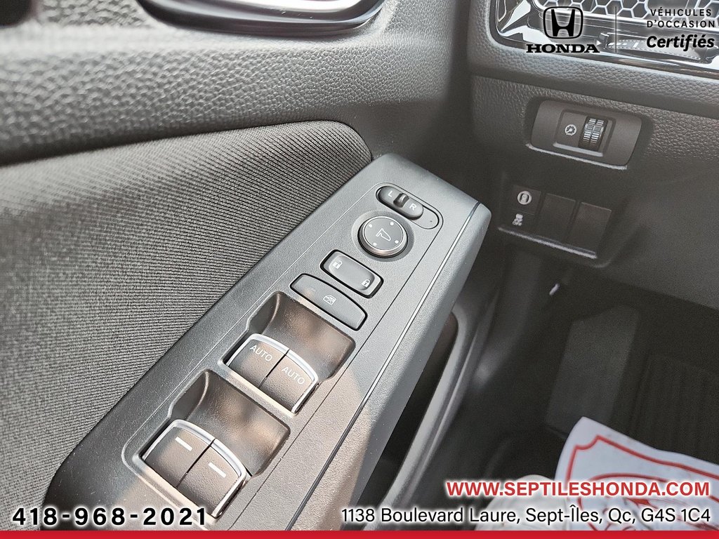 2022 Honda Civic Sedan EX in Sept-Iles, Quebec - 10 - w1024h768px