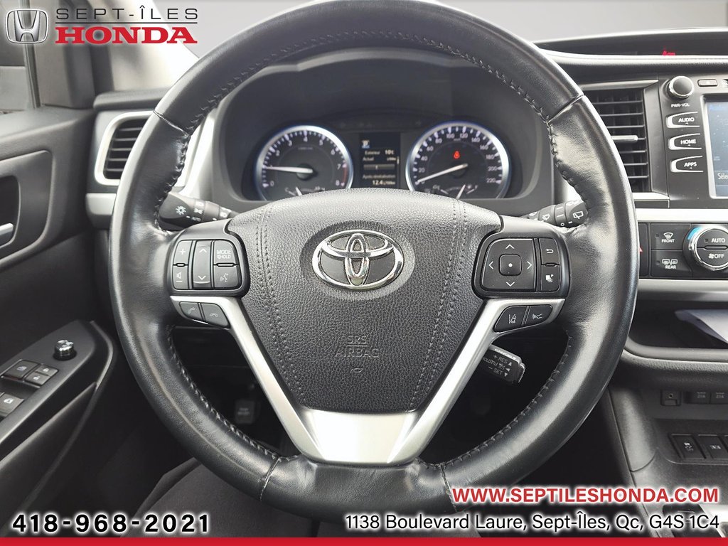 2017 Toyota Highlander XLE in Sept-Iles, Quebec - 11 - w1024h768px