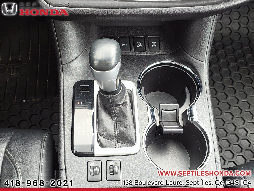 2017 Toyota Highlander XLE in Sept-Iles, Quebec - 14 - w1024h768px
