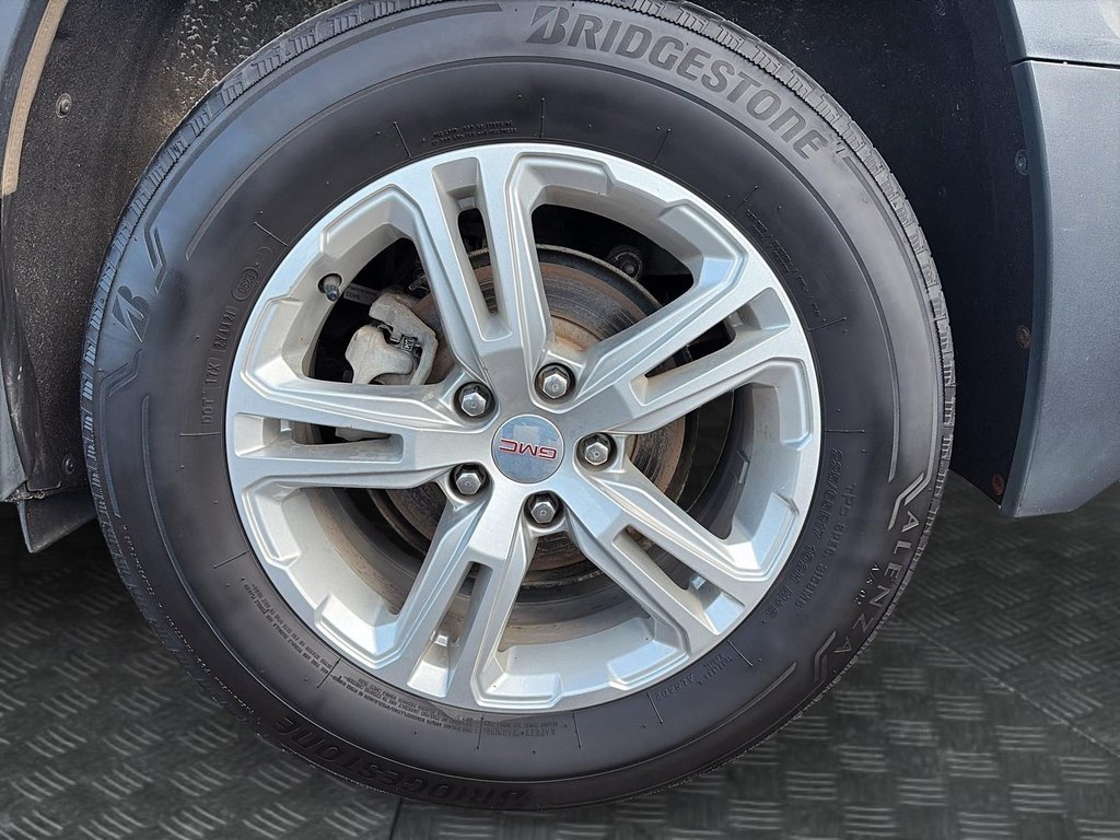 2023 GMC Terrain SLE in Chicoutimi, Quebec - 10 - w1024h768px