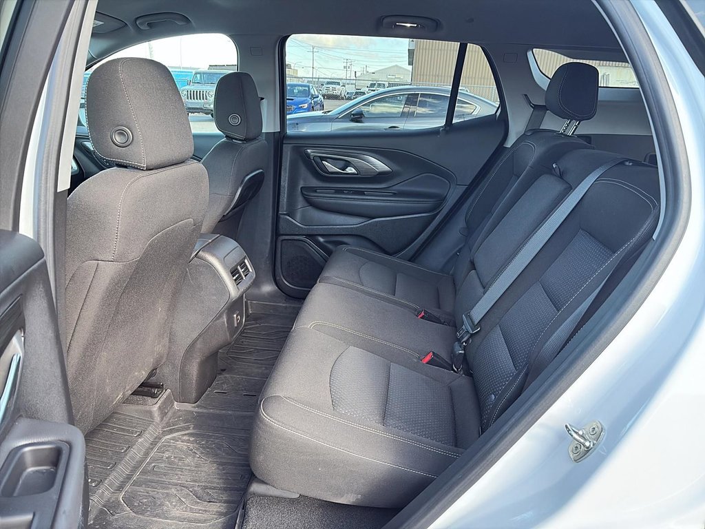 2023 GMC Terrain SLE in Chicoutimi, Quebec - 13 - w1024h768px