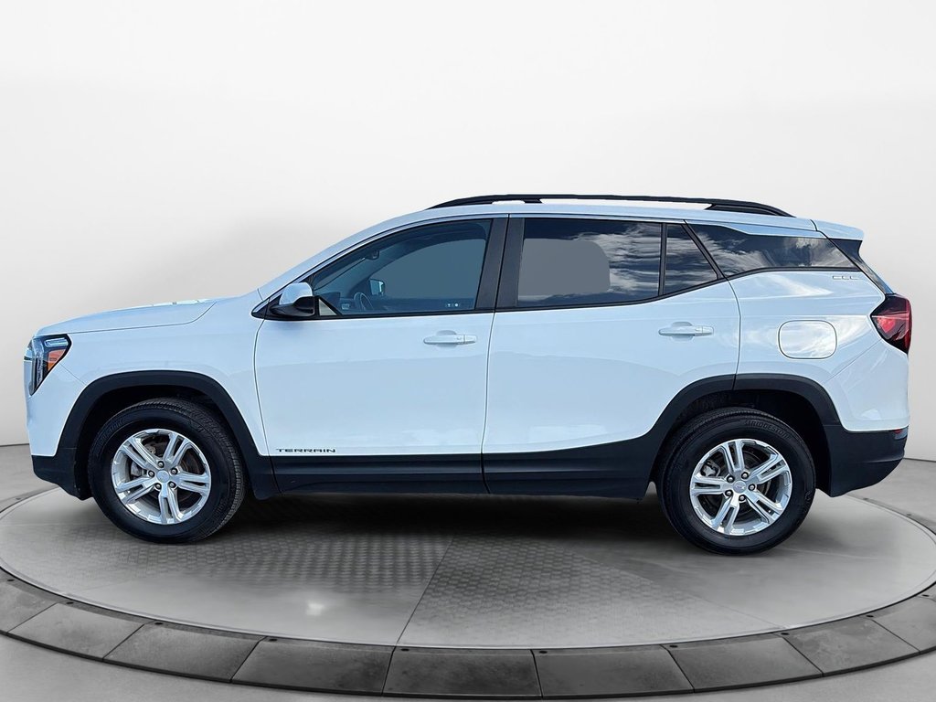 2023 GMC Terrain SLE in Chicoutimi, Quebec - 8 - w1024h768px