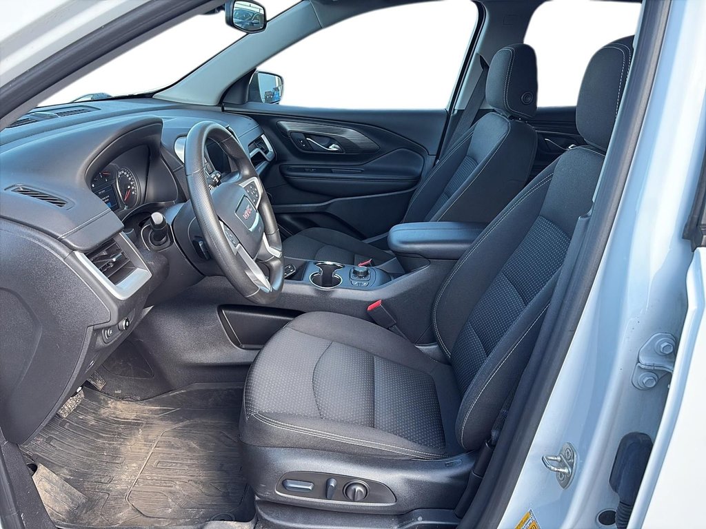 2023 GMC Terrain SLE in Chicoutimi, Quebec - 11 - w1024h768px