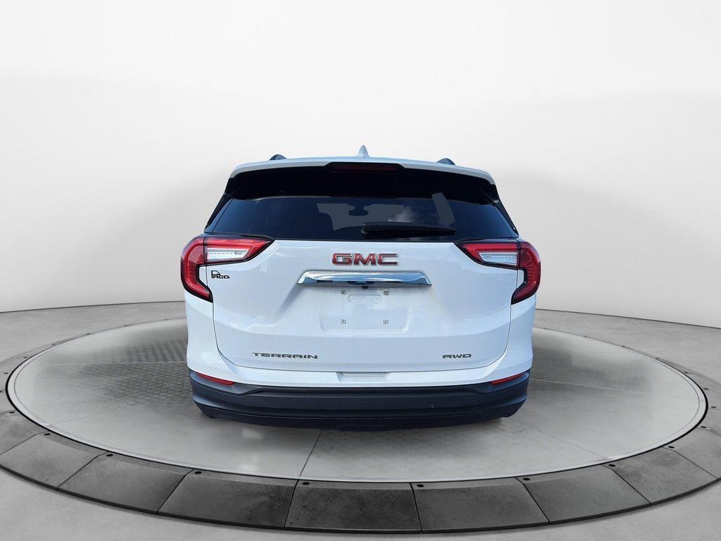 2023 GMC Terrain SLE in Chicoutimi, Quebec - 4 - w1024h768px