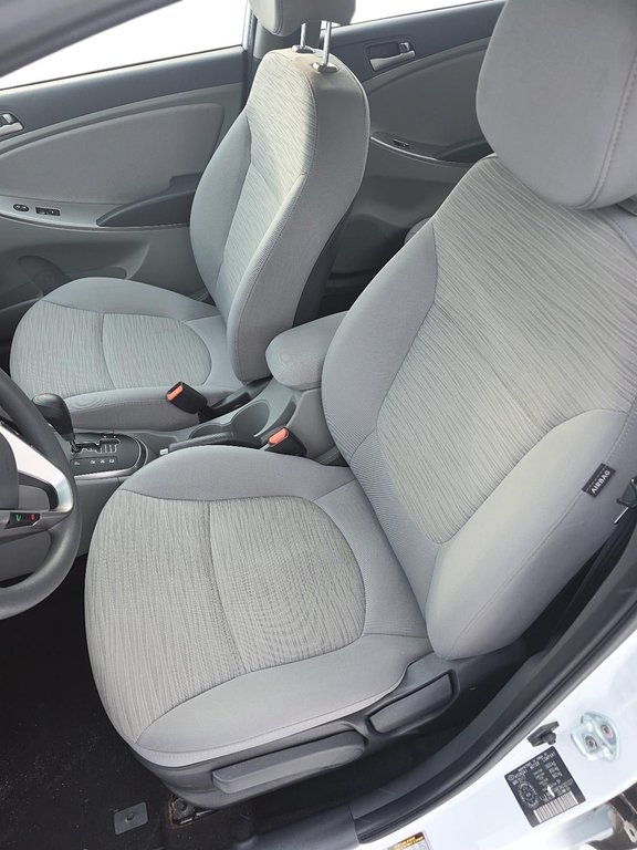 2017 Hyundai Accent GL in Chicoutimi, Quebec - 10 - w1024h768px