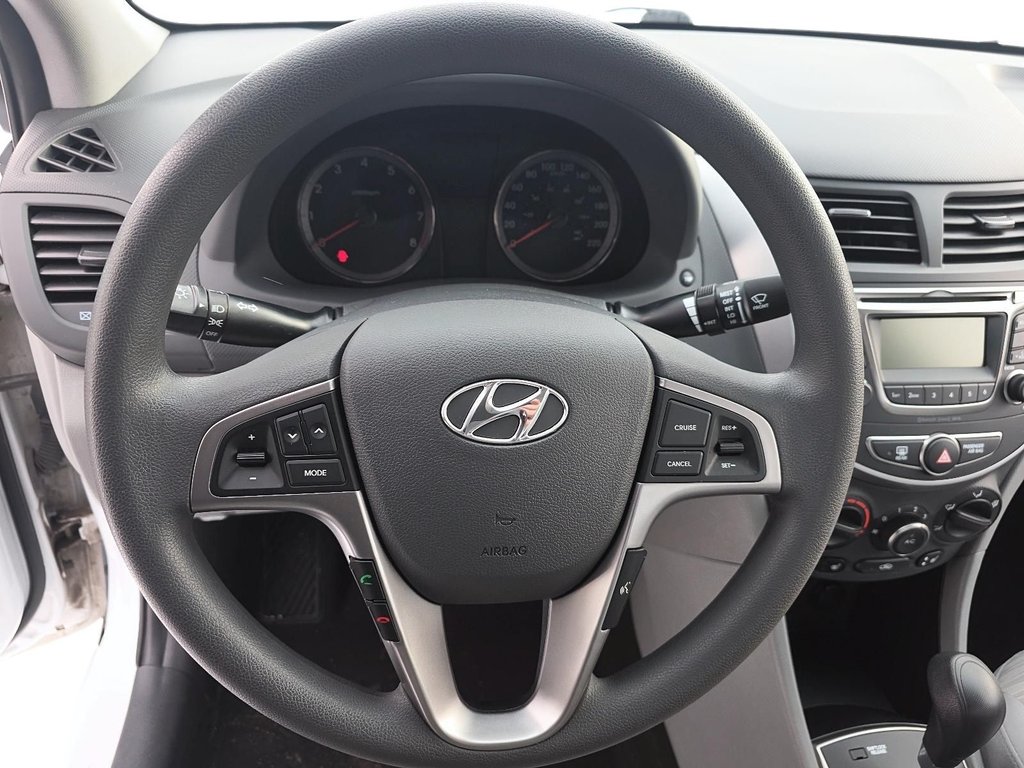 2017 Hyundai Accent GL in Chicoutimi, Quebec - 13 - w1024h768px