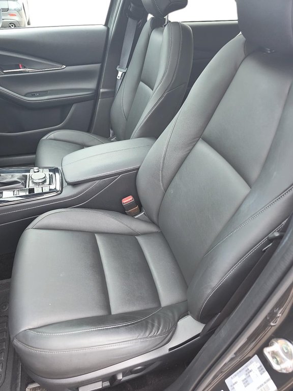2023 Mazda CX-30 in Jonquière, Quebec - 8 - w1024h768px