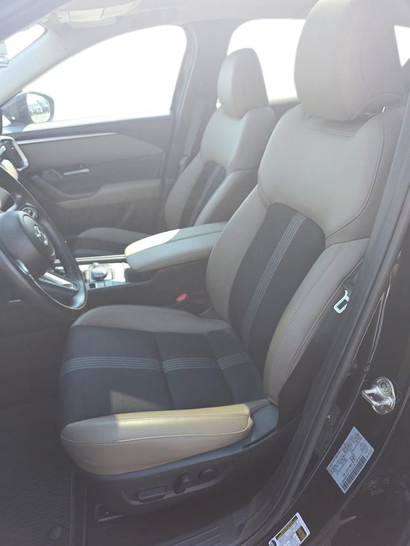 2023 Mazda CX-50 in Baie-Comeau, Quebec - 8 - w1024h768px