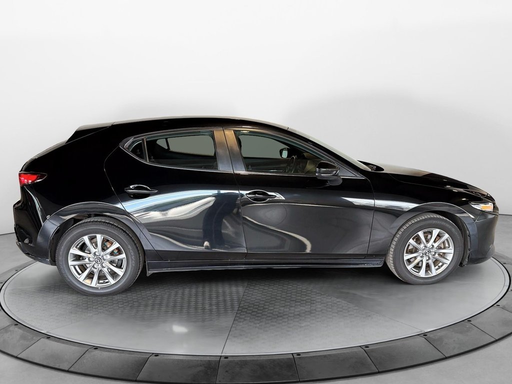 2022 Mazda 3 Sport in Baie-Comeau, Quebec - 5 - w1024h768px